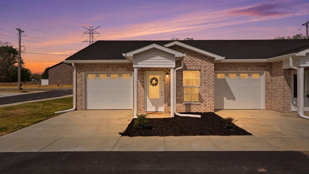 741 Kings Ln B-5, Tullahoma