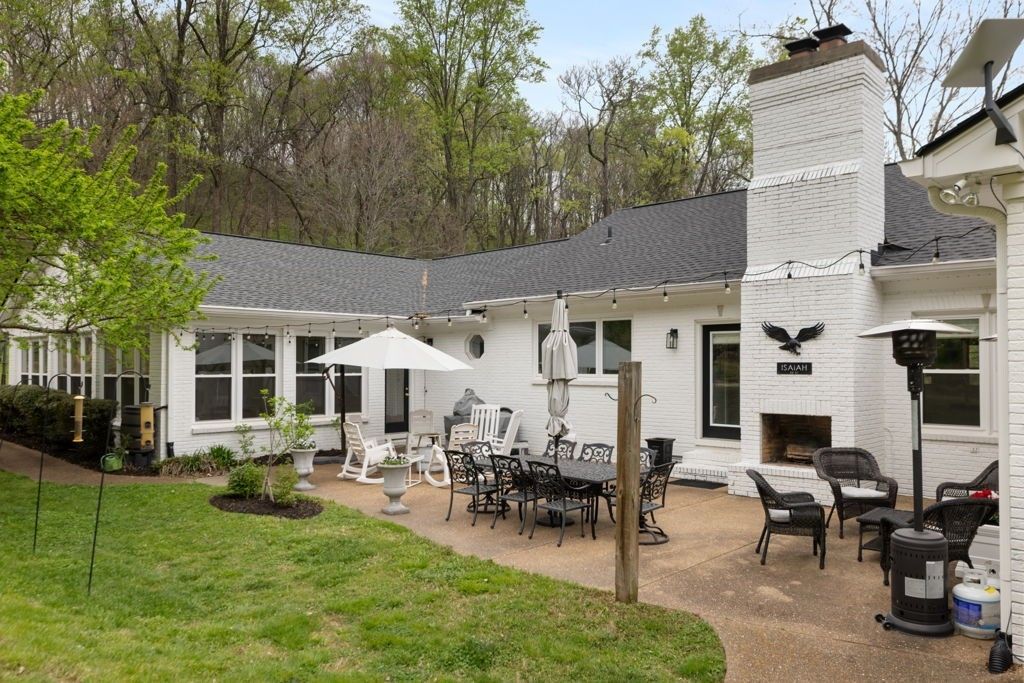 1395 Roy Sellers Rd, Columbia