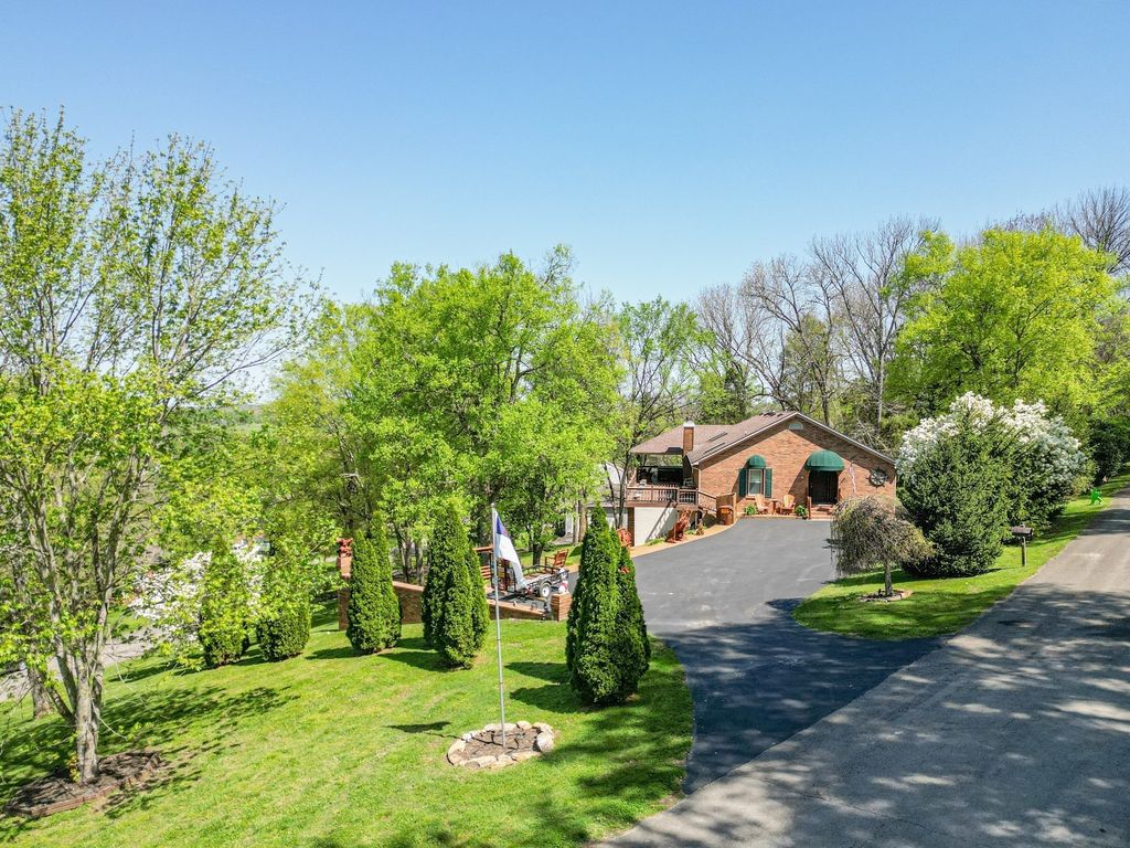 204 Hogan Ln, Columbia