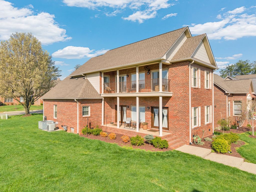 1700 Fairway Dr, Cookeville