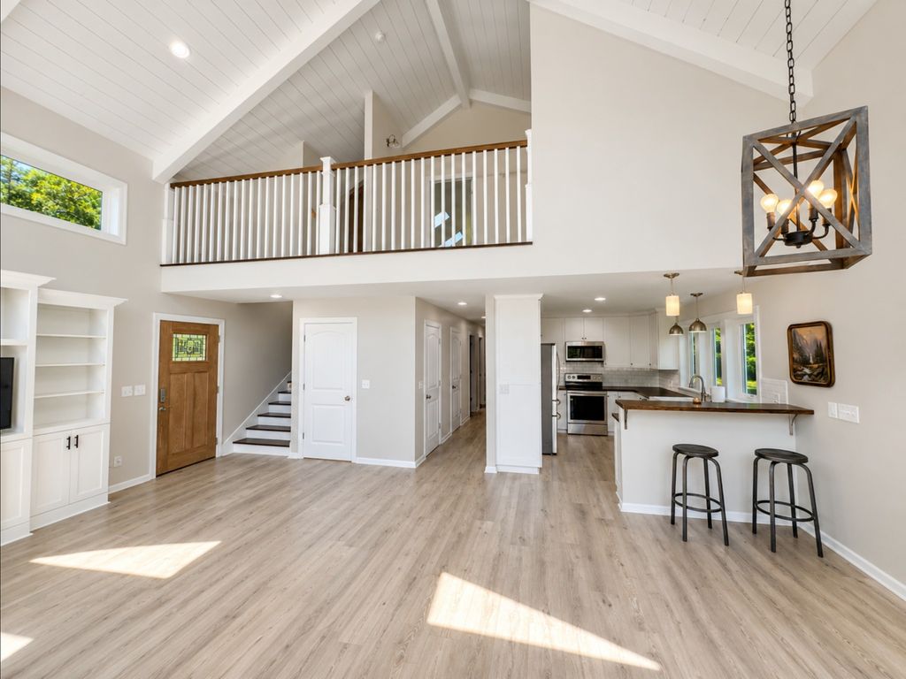 4042 Jones Hollow Road, Lobelville