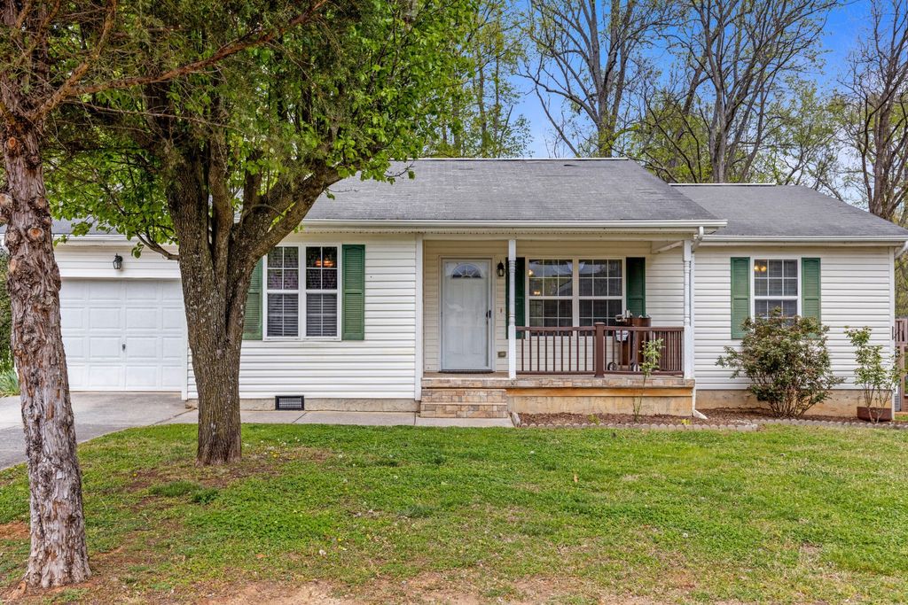 110 Christopher Drive, Chickamauga