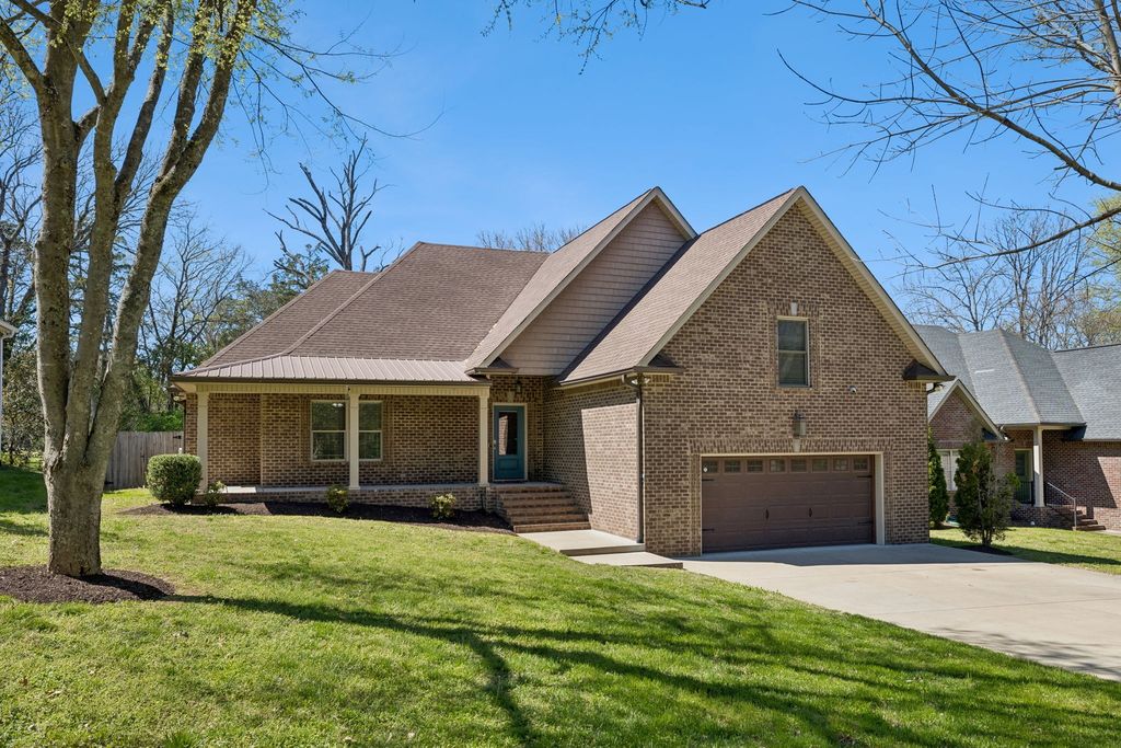 120 Rice Rd, Hendersonville