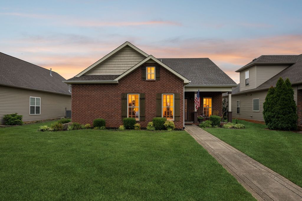 188 Whitman Aly, Clarksville