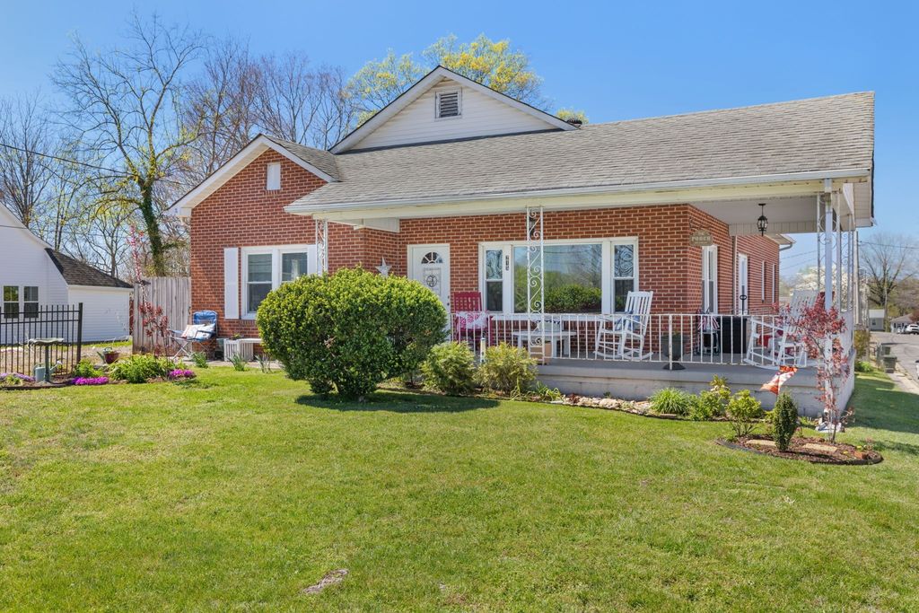 215 S Military Ave, Lawrenceburg