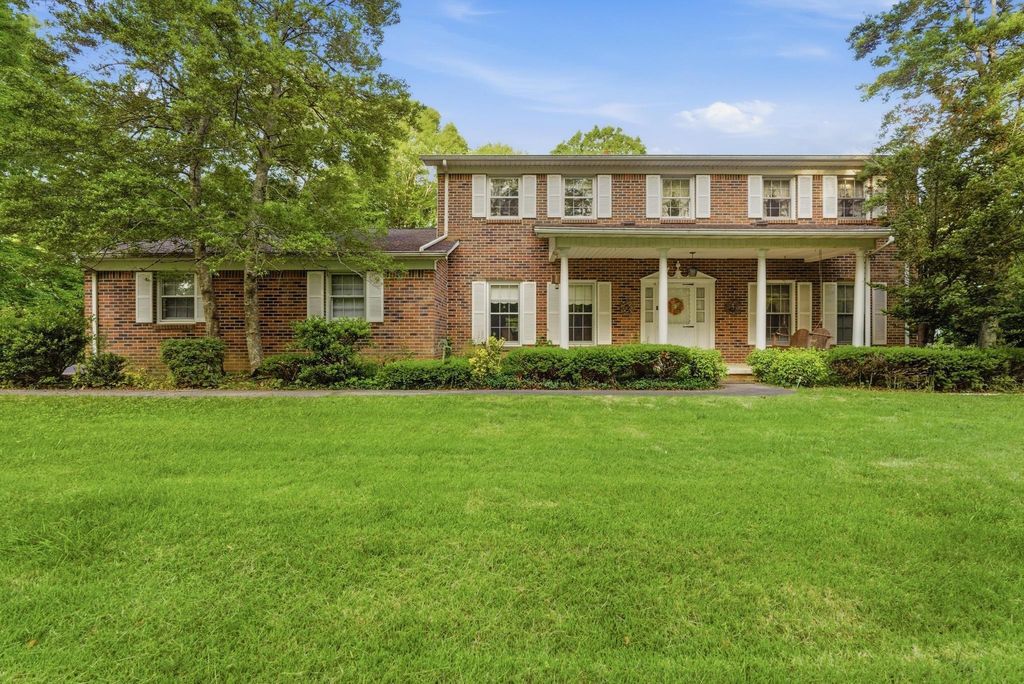 99 Hilltop Ln, Byrdstown