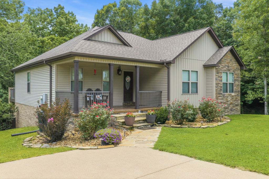 140 Eagle Crest Ln, Parsons