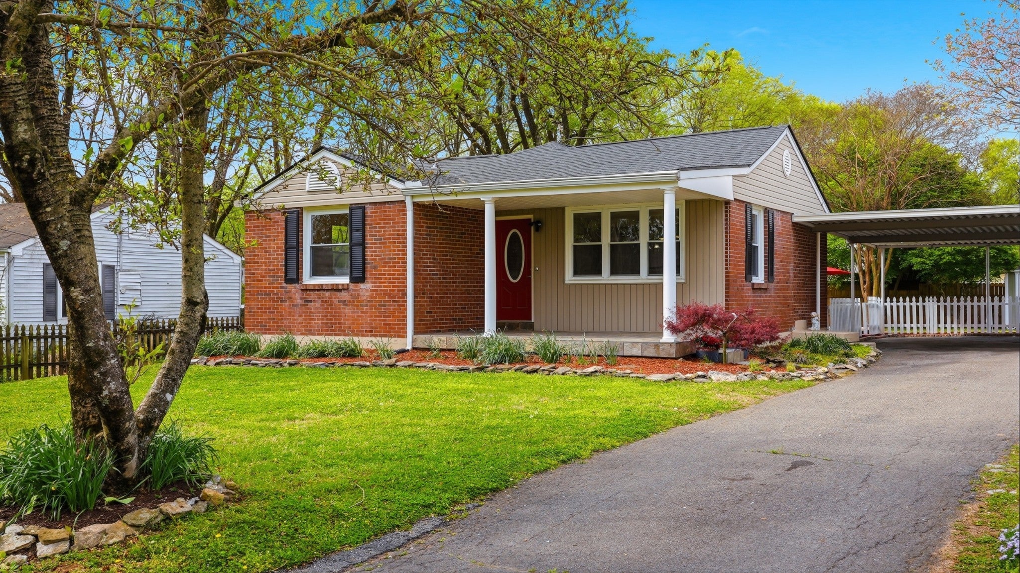 Photo of Listing #3166554