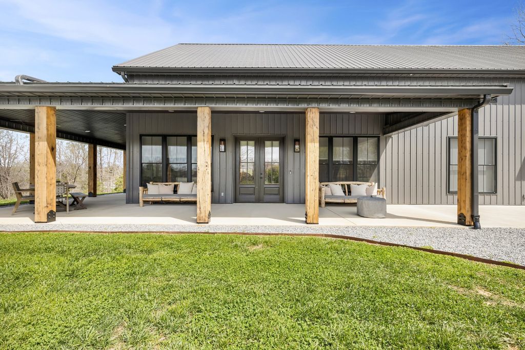 156 Junction Dr, Cadiz