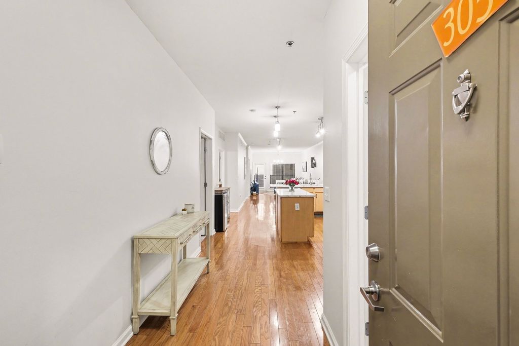 1803 Broadway 305, Nashville