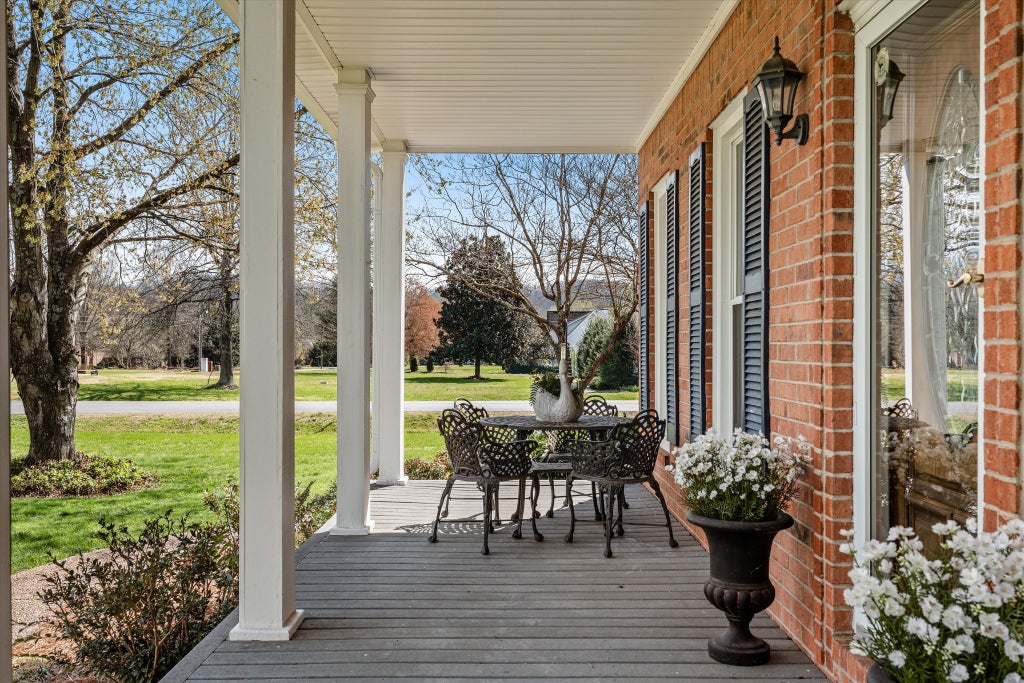 2246 Oakleaf Dr, Franklin Property Listing: MLS® #3167609