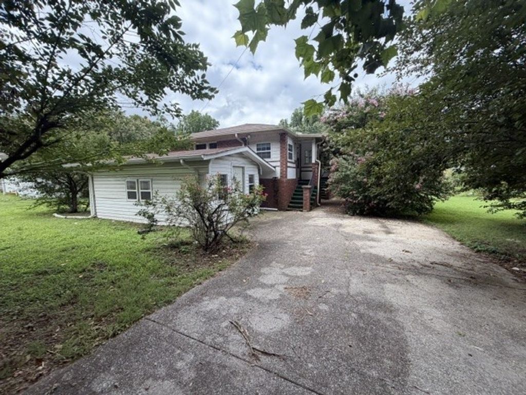 1031 College Ave, Nashville