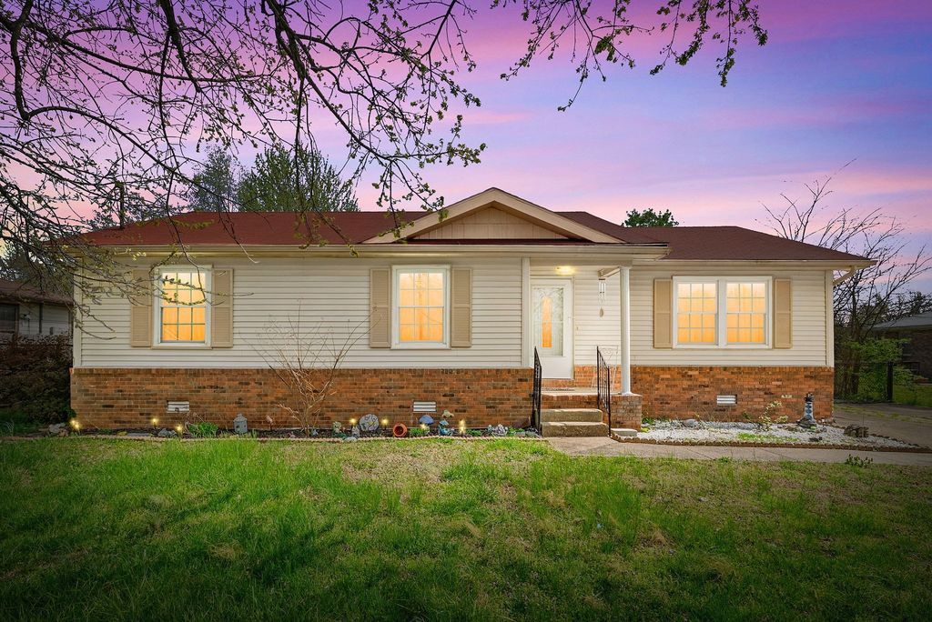 314 Kauai King Dr, Hopkinsville