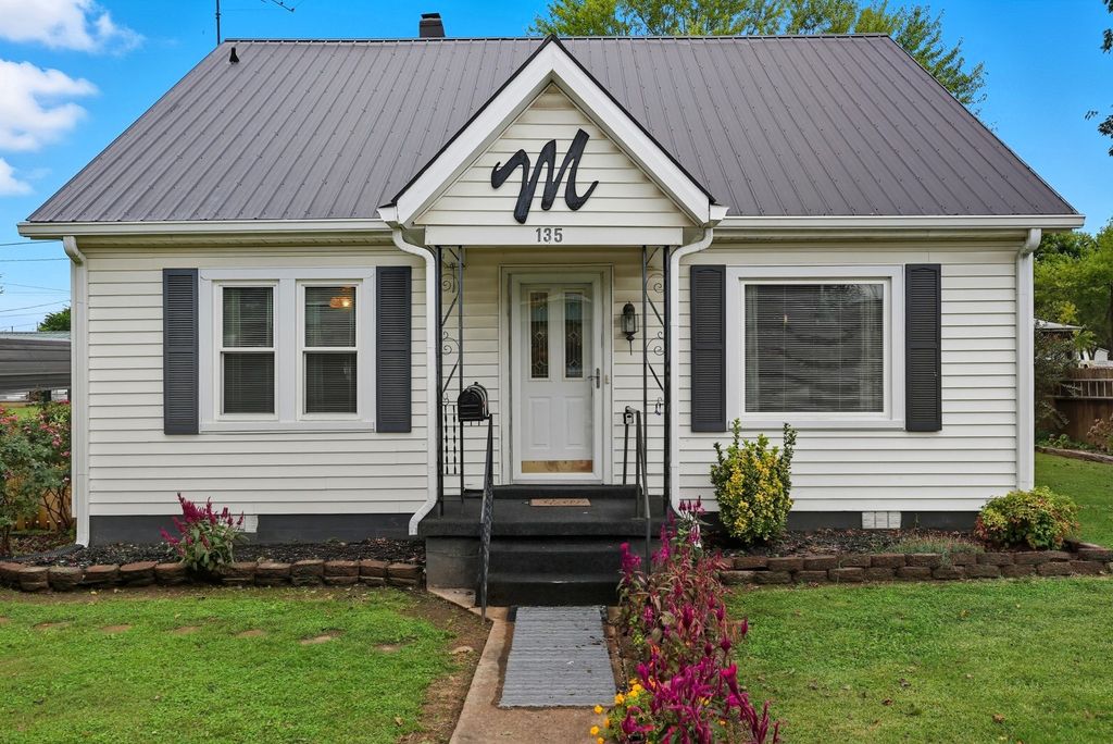 135 Main St, Mc Ewen