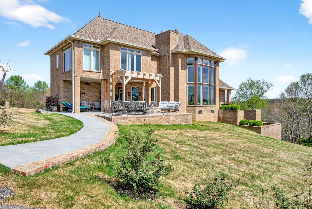501 River Trace Dr, Dover