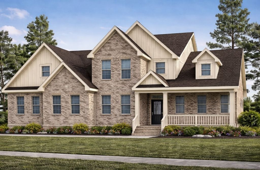 150 Firefly Ln, Hendersonville