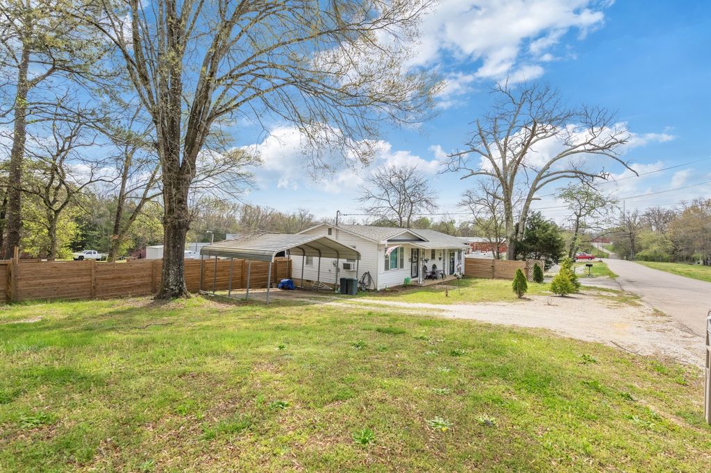 252 Luna St, Decaturville