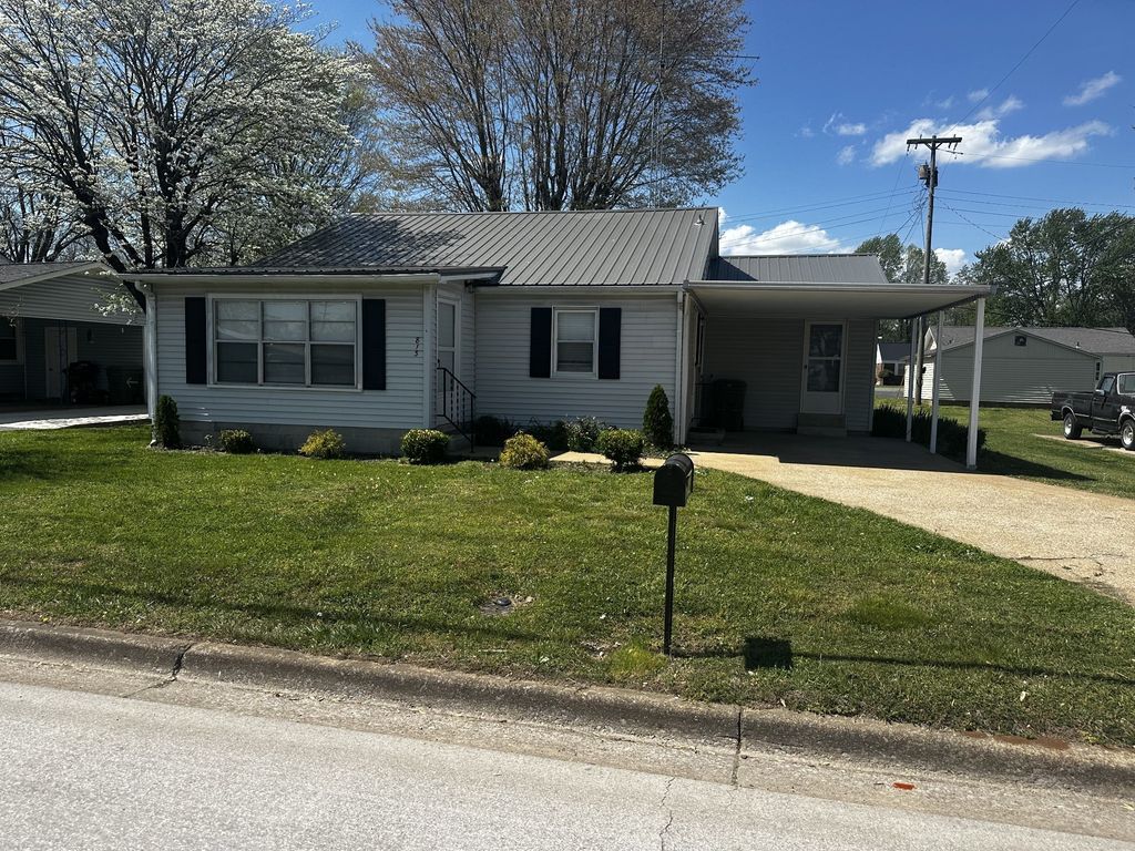 813 N Military Ave, Lawrenceburg