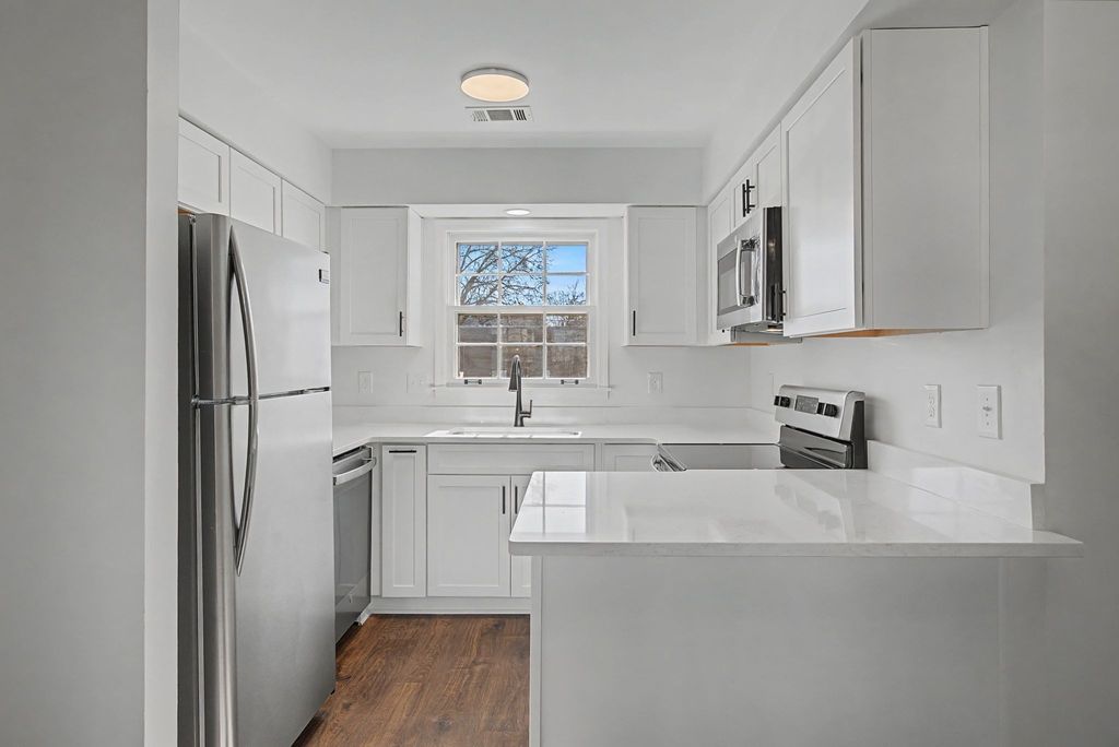 2135 Acklen Ave 6, Nashville