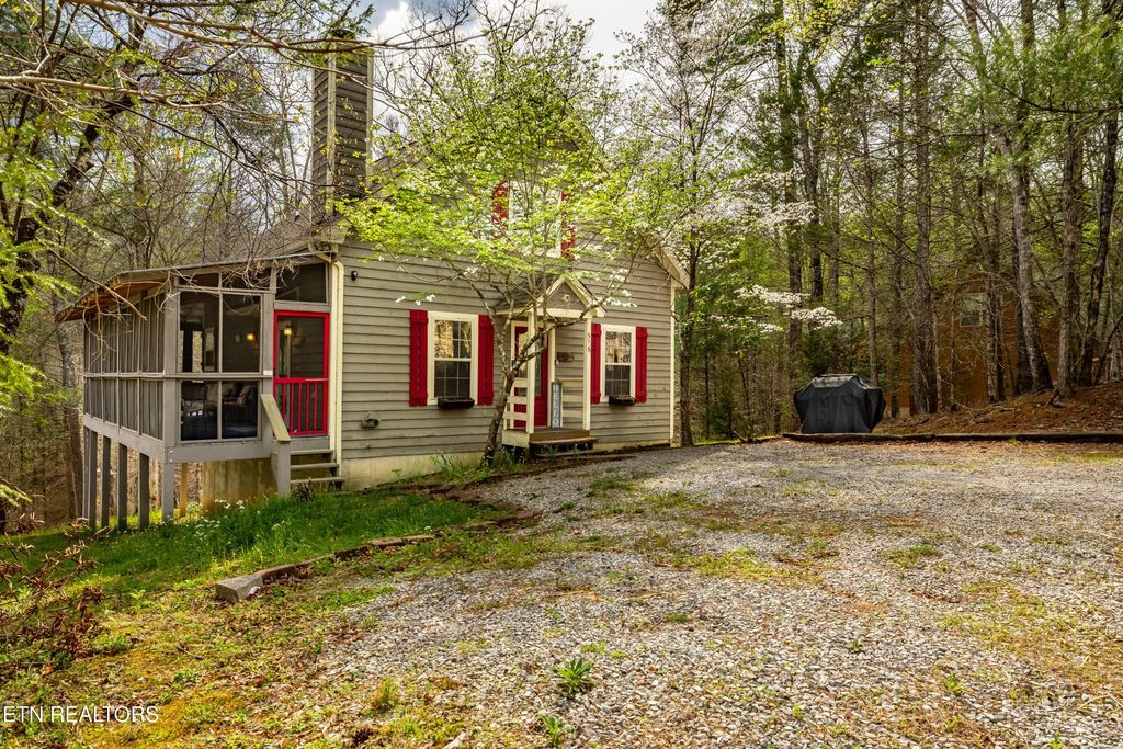 516 Clearwater Circle, Townsend