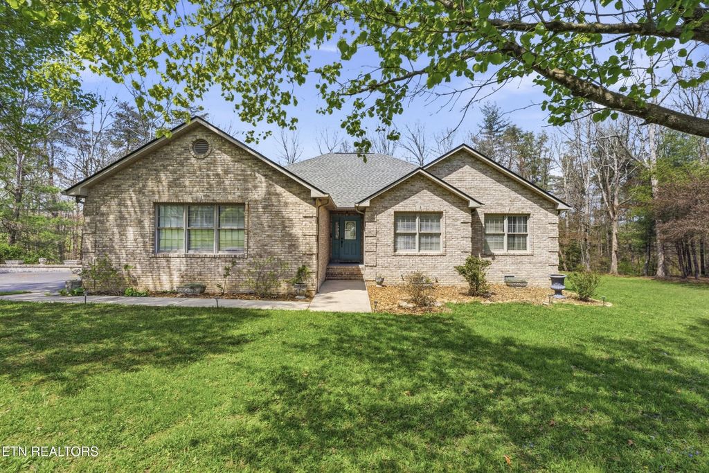55 Rocky Lane, Crossville