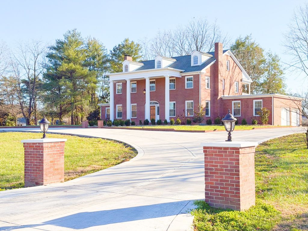 621 Hwy 64 E, Pulaski