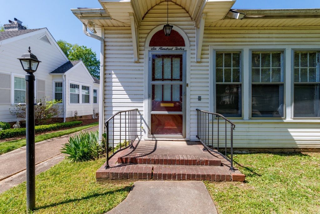 612 Anderson Dr, Clarksville