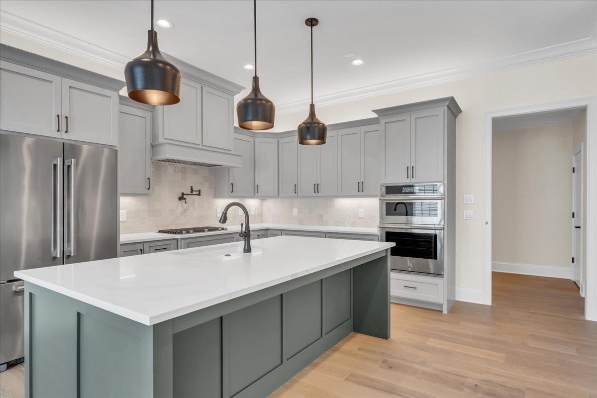 Photo of Listing #3169422