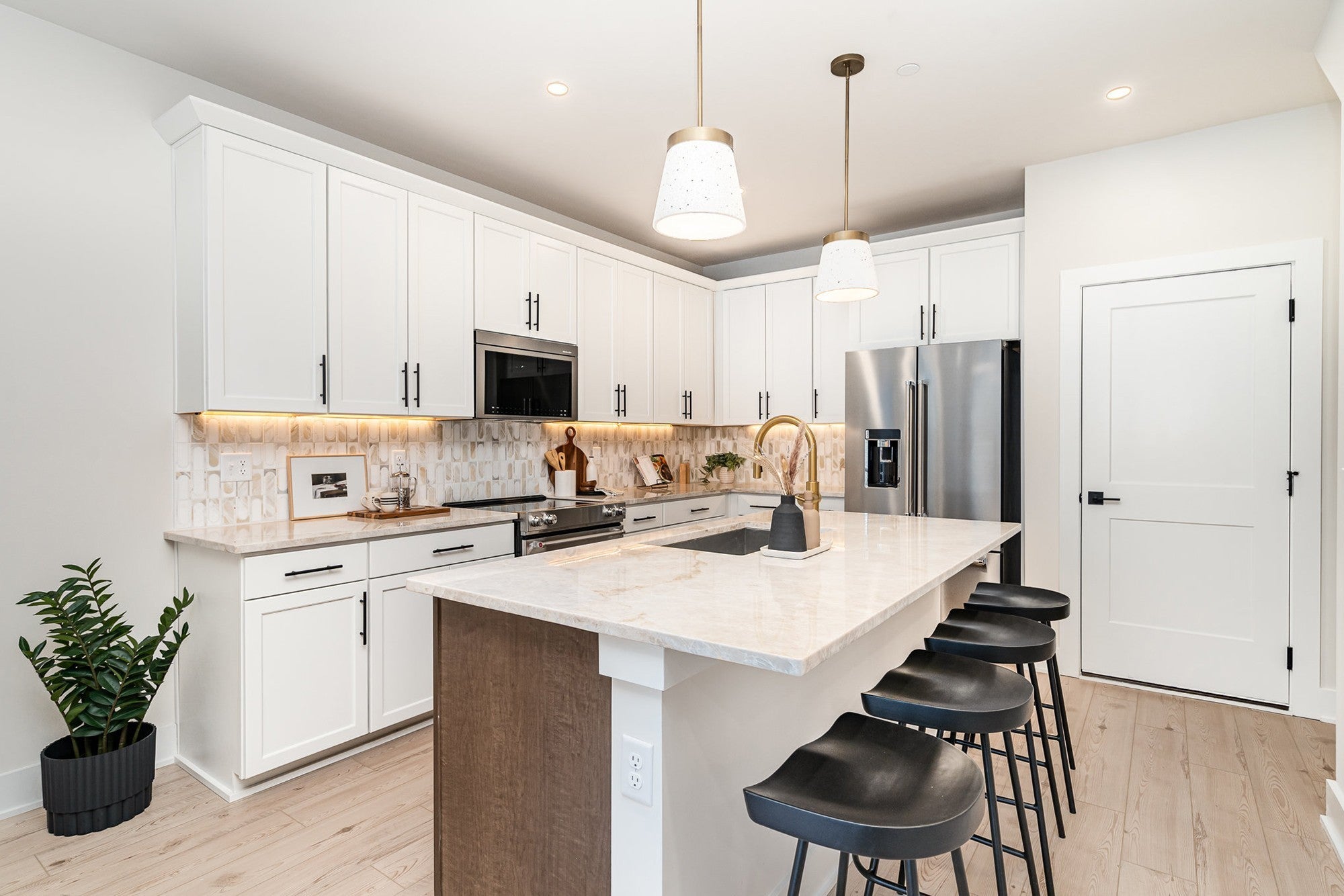 Photo of Listing #3169547