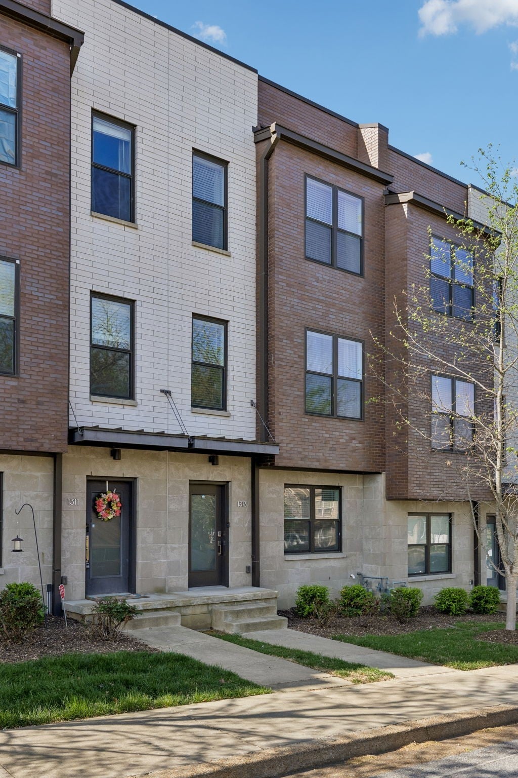 Photo of Listing #3169643