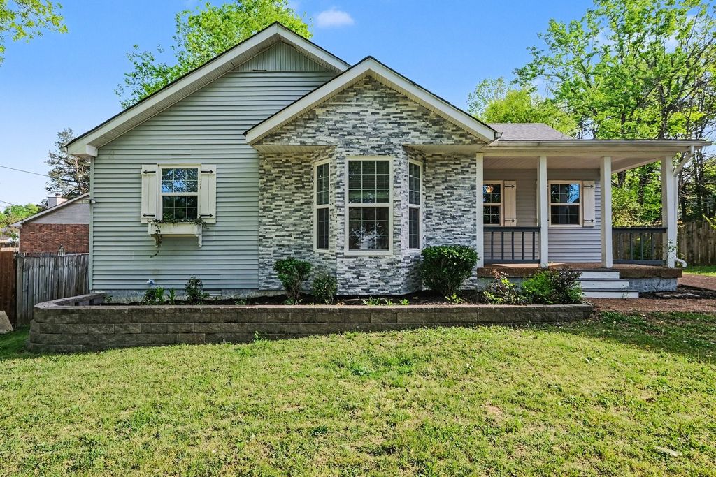 204 Towne Valley Ct, Antioch