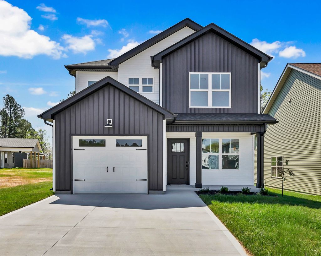 225 Quarry Overlook Way, Clarksville