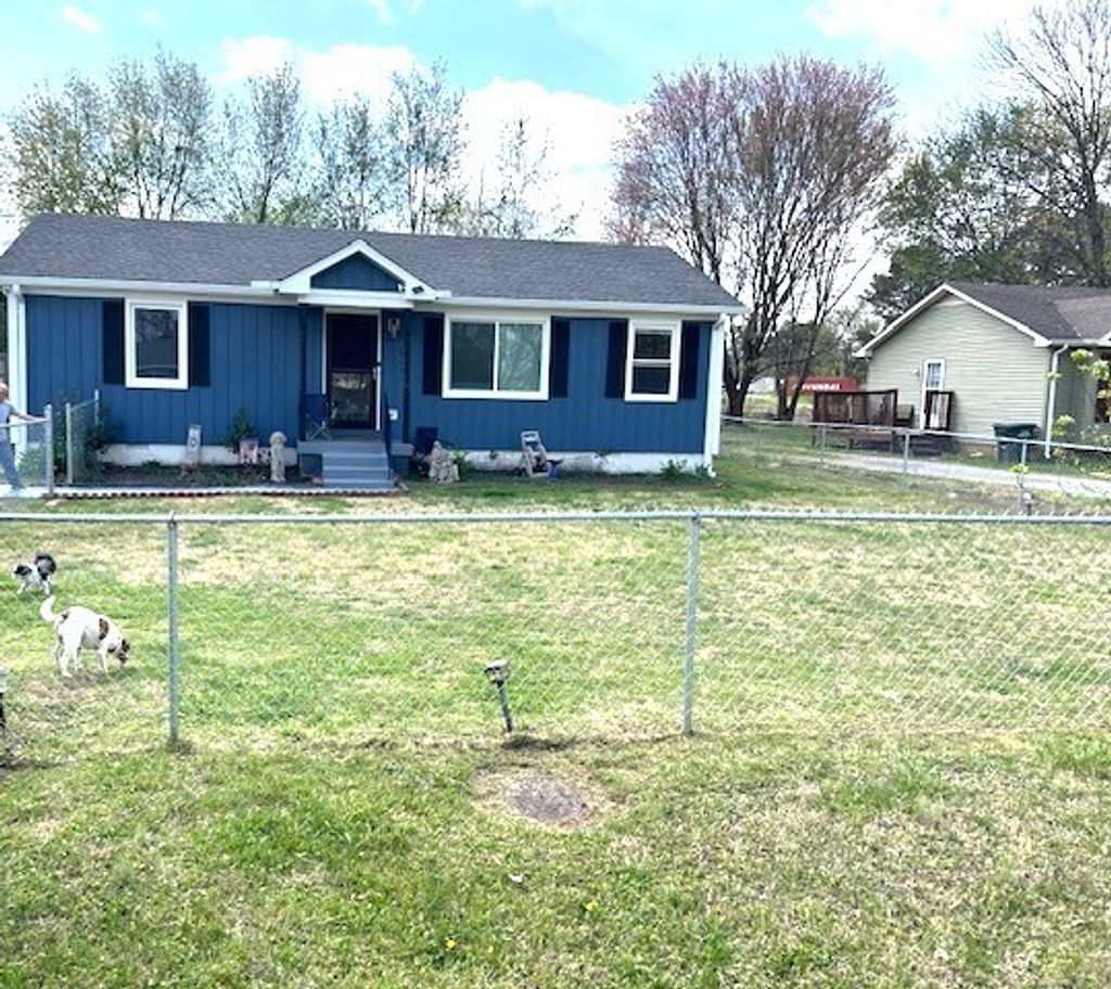 102 Cofer Dr, Springfield