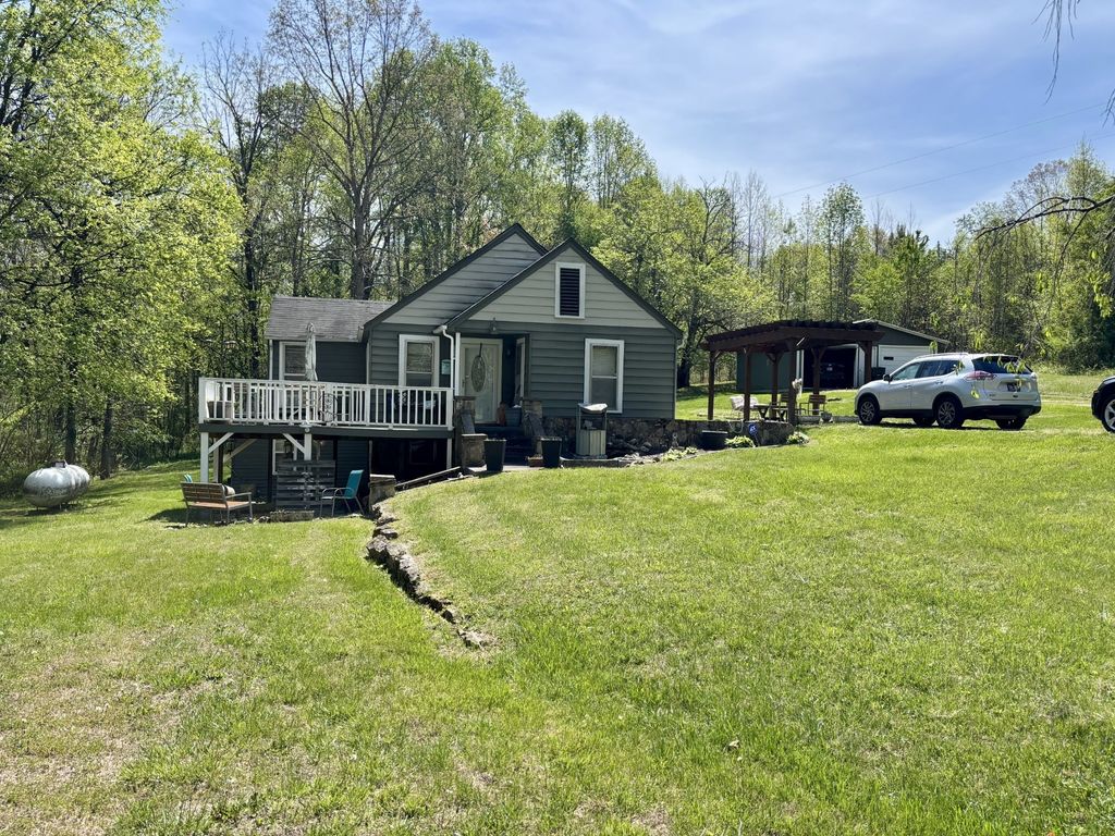 101 Flood Rd, McMinnville