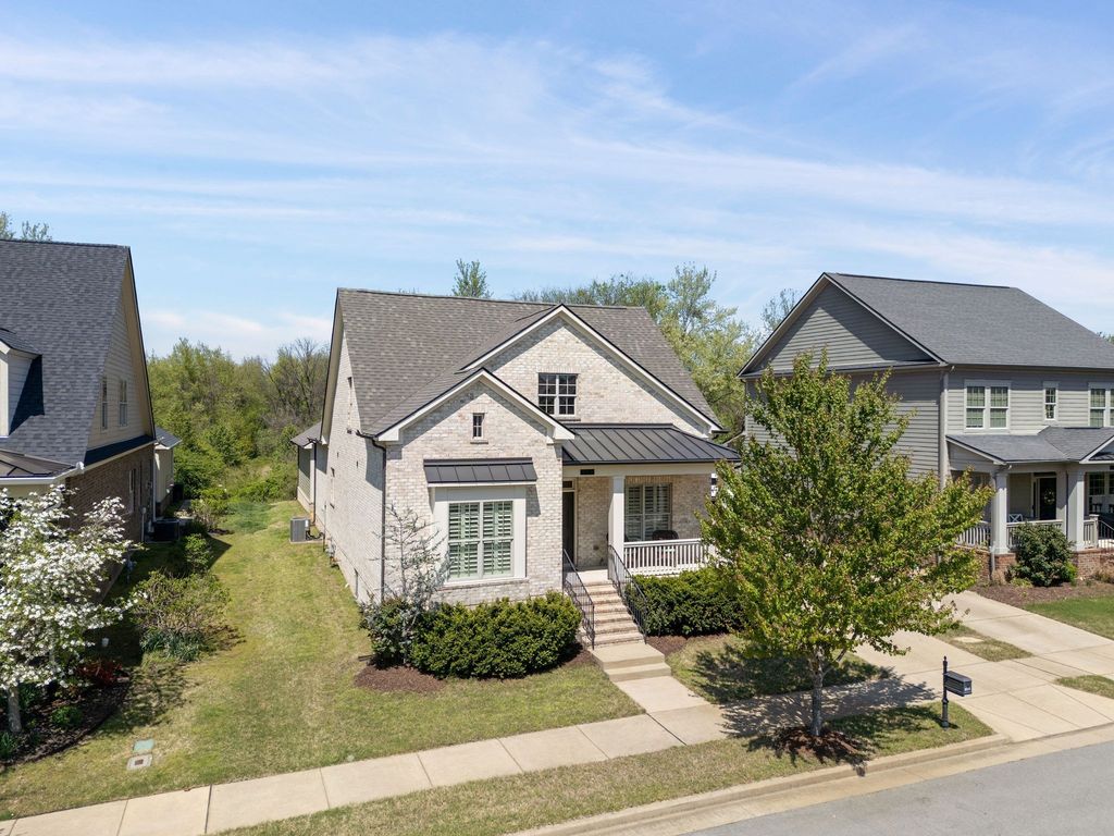 804 Charming Ct, Franklin