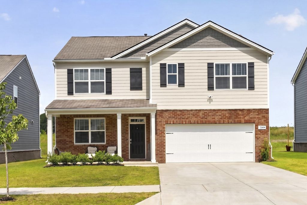 7301 Golden Way, White House
