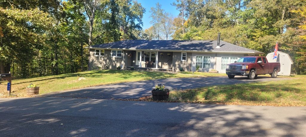 408 Sandy Rd, Dover