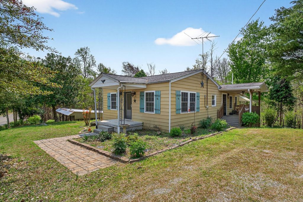 1932 Holly Creek Rd, Celina