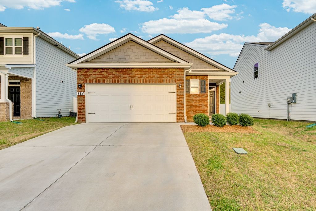884 Long Leaf Rd, Lebanon