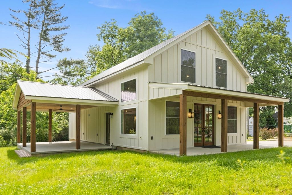 97 Barnwell Ave, Centerville