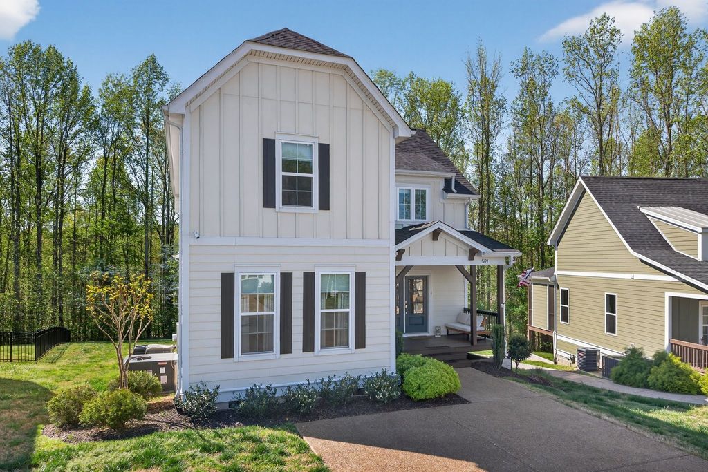521 Evans Dr, Tullahoma