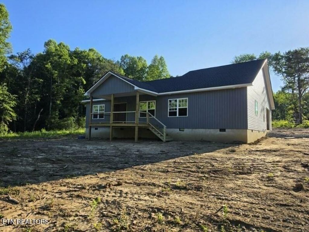 2226 Country Club Rd, Jamestown