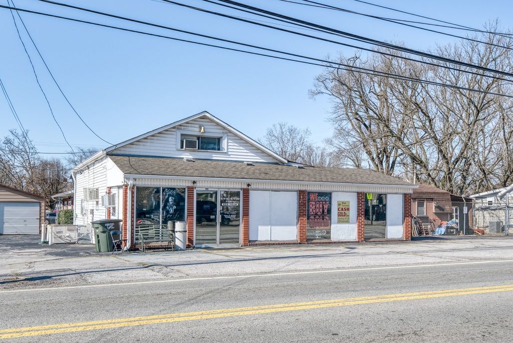 249 N Spring St, Sparta