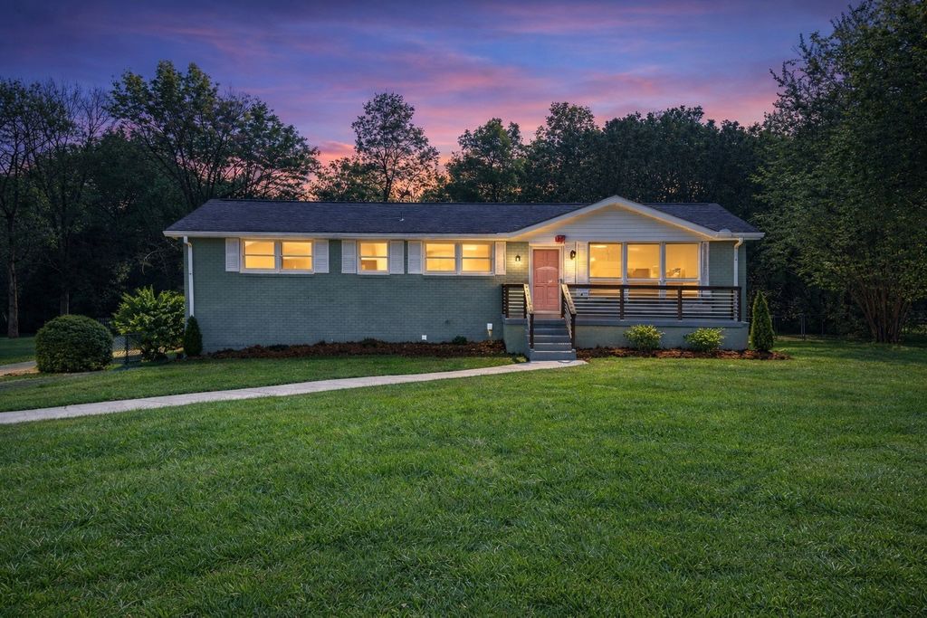 1614 Shady Cir, Lebanon