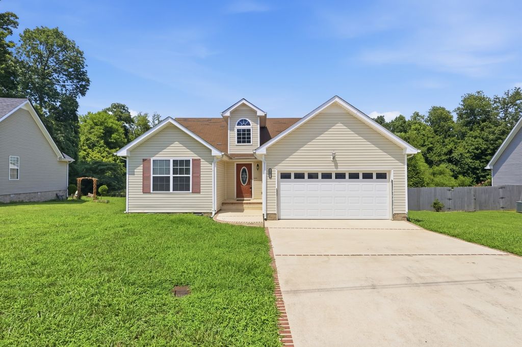 1295 Keech Dr, Clarksville