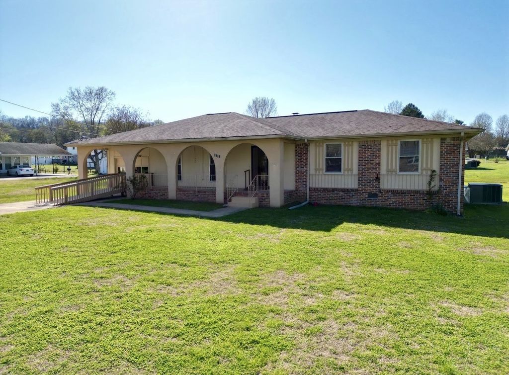 1205 Beverly Dr, Pulaski
