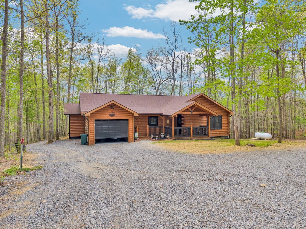 673 Arrowhead Rd, Moss
