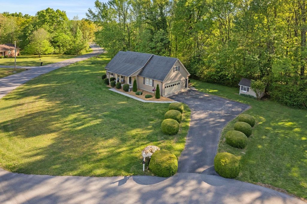 303 Rutledge Ave, Tullahoma