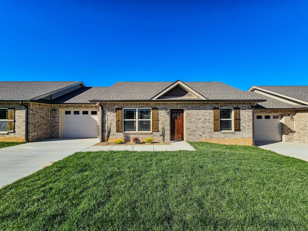 1505 Green Ln, Shelbyville