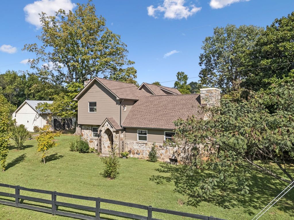 701 Hafner Rd, Charlotte